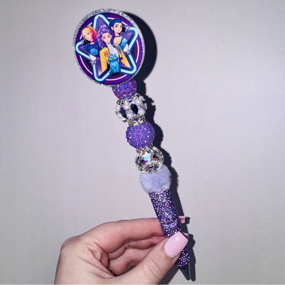 K-Pop Demon Hunters Pen & Bag Charm Set - Picture 5 of 6